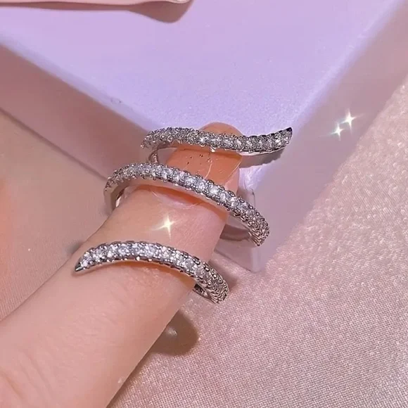 ✨ Triple Row Pavé Spiral Statement Ring ✨ - Picture 2 of 2